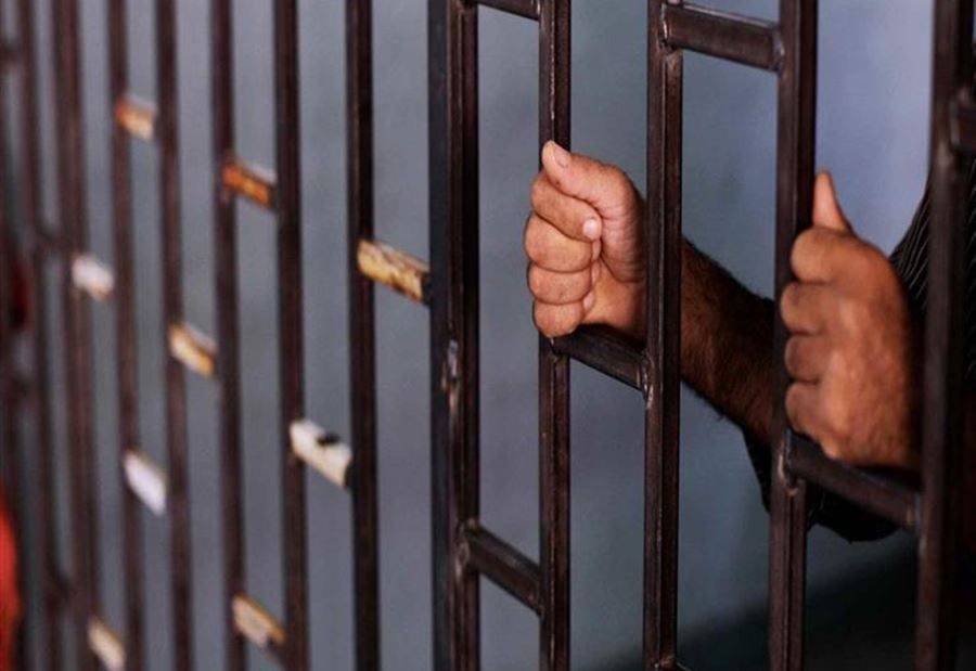 إصابة رئيس مخفر و10 عناصر وسجناء بكورونا