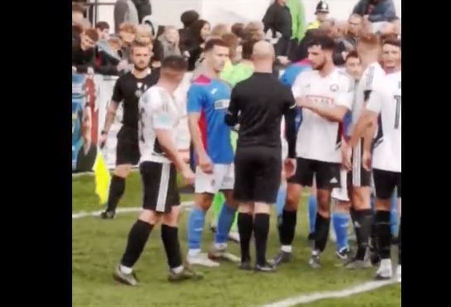  7 لاعبين دخلوا بعراك عنيف على أرض الملعب... ماذا كان مصيرهم؟ (فيديو)