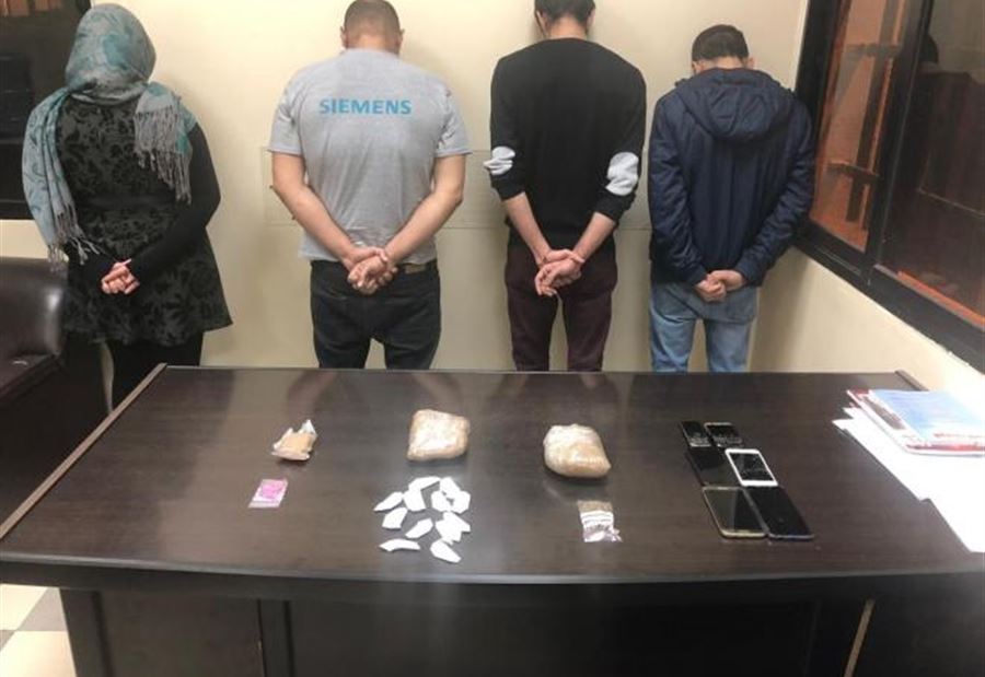 بالصورة: مروجو مخدرات  بالجملة في قبضة "مكافحة المخدرات"