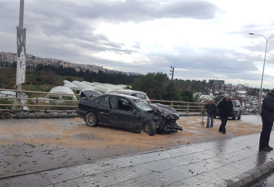 بالصور: قتيلان بحادث تصادم على  اوتوستراد الرميلة