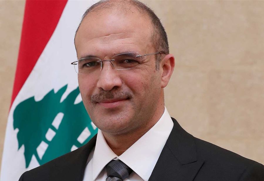 "كبسة" لوزير الصحة تكشف 3 "فضائح"