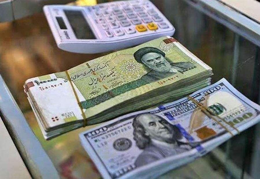 انخفاض قياسي للريال الإيراني مقابل الدولار