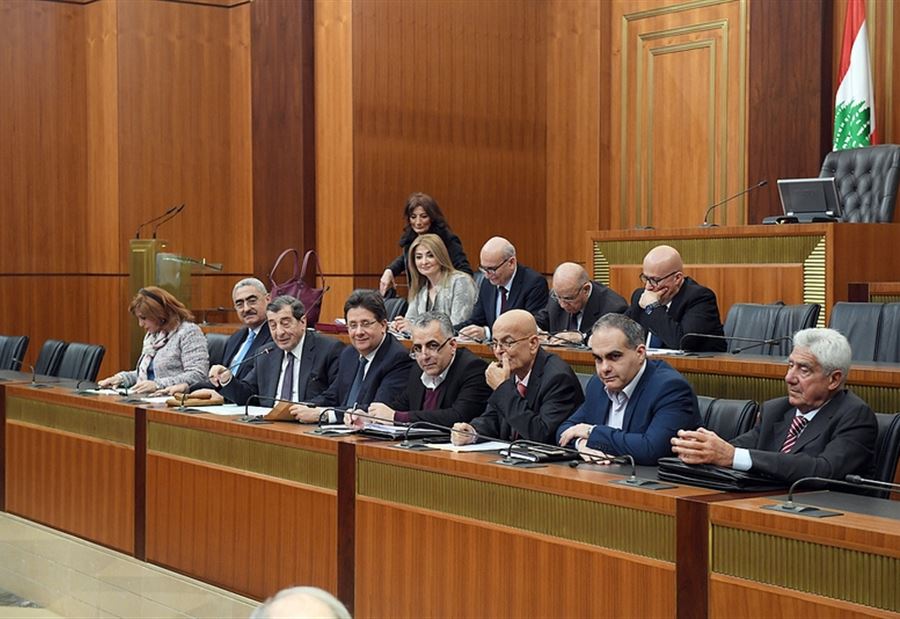 الفرزلي: لايجاد حل لمشكلة الضمان الصحي
