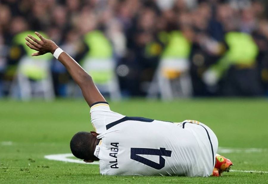 بعد إصابة ألابا... هل يتعاقد ريال مدريد مع مدافع جديد؟