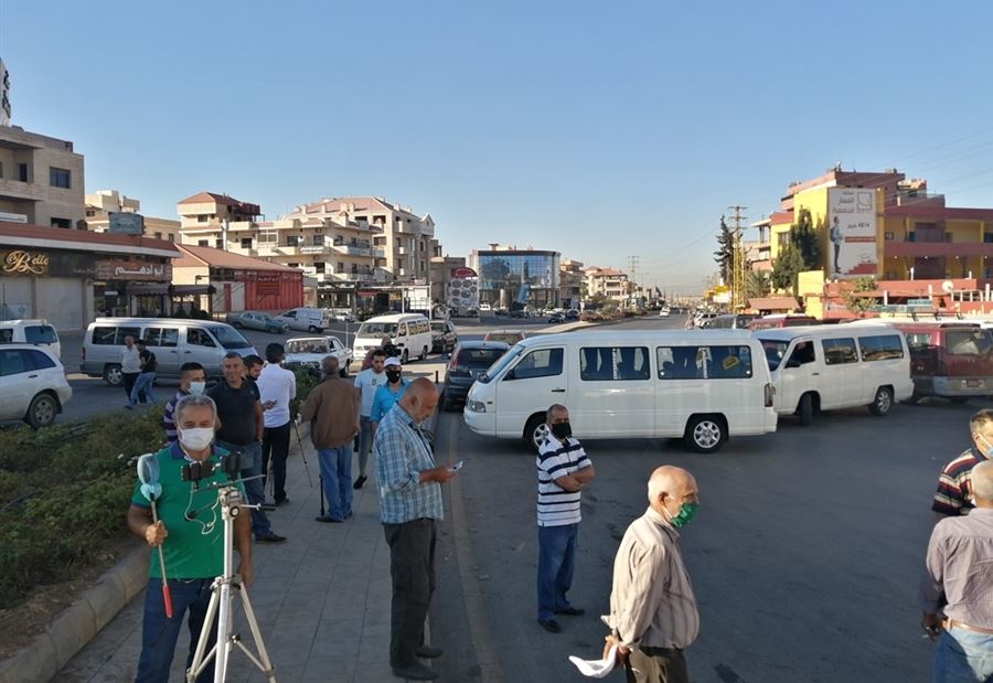 قطعُ مدخل بعلبك الجنوبي... وتحذيرٌ من مخاطر رفع الدعم قطعُ مدخل بعلبك الجنوبي... وتحذيرٌ من مخاطر رفع الدعم