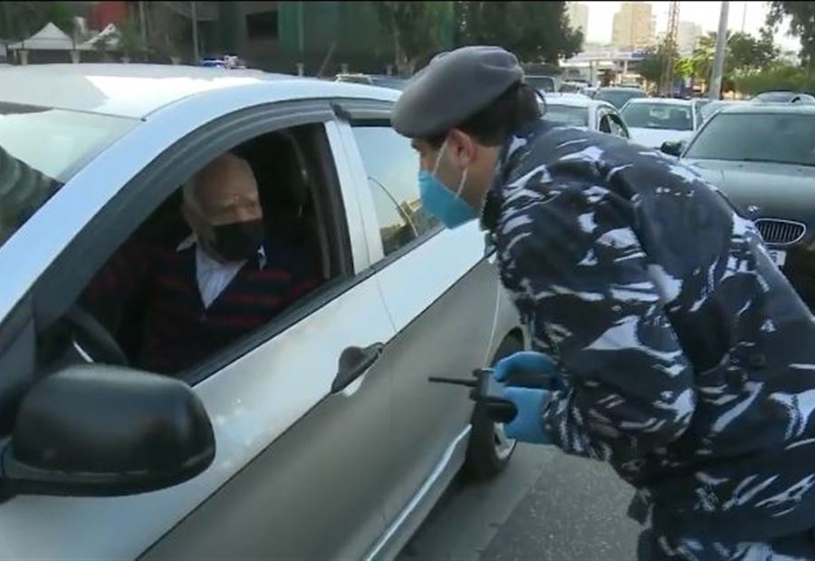 بالفيديو: حواجز صباحية لشرطة بيروت... وتسطير محاضر  