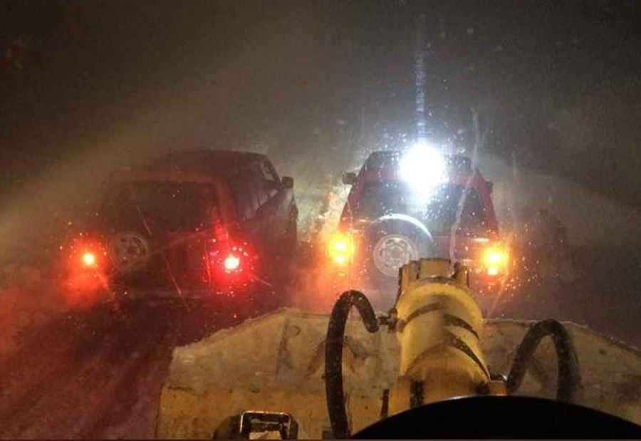 بالصور: إنقاذ شبان احتجزتهم الثلوج 7 ساعات في صنين