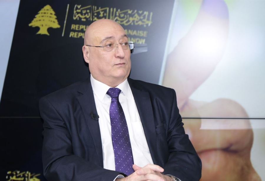 جوزيف أبو فاضل يغرّد عن "قمة الفضائح"
