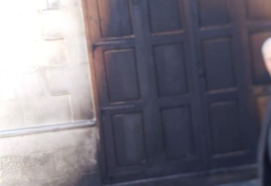 بالصور: إحراق محلين في سوق بعلبك  بالصور: إحراق محلين في سوق بعلبك