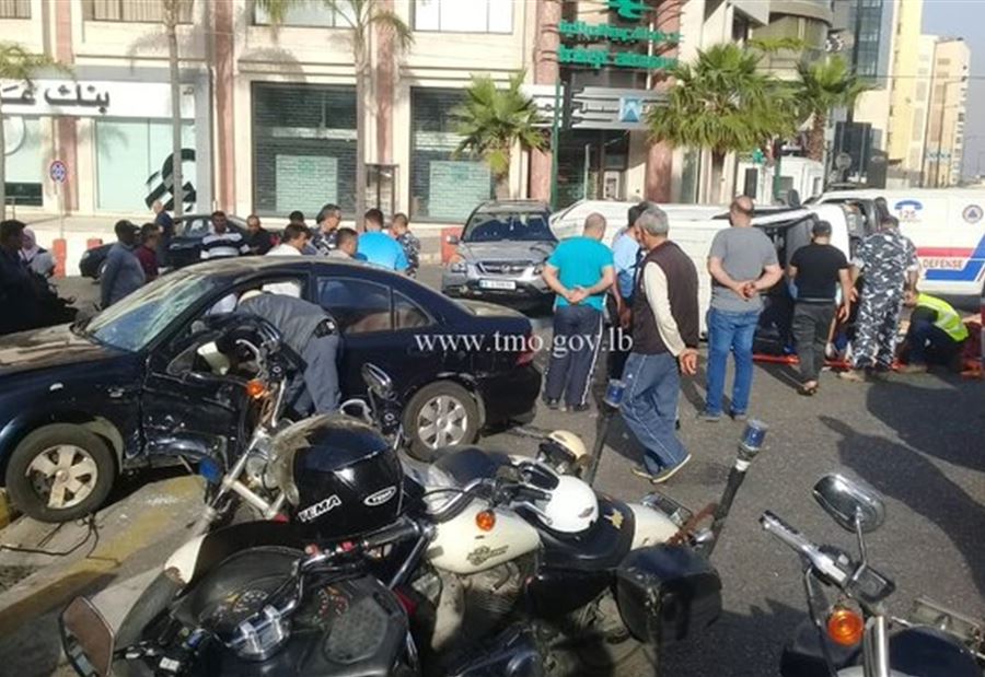 بالصور: 3 جرحى جراء حادث سير في بيروت بالصور: 3 جرحى جراء حادث سير في بيروت