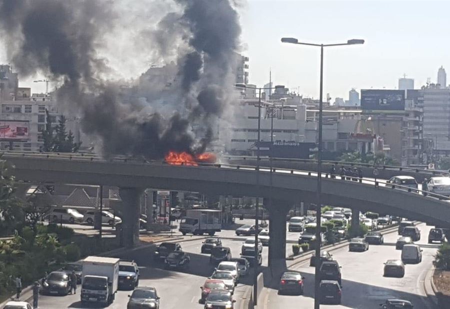 بالصور... احتراق بيك آب على جسر محول نهر الموت
