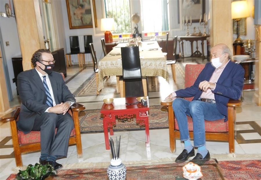 جنبلاط بحث مع شينكر في المستجدات