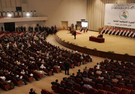 برلمانية عراقية تجهش بالبكاء بسبب مزحة