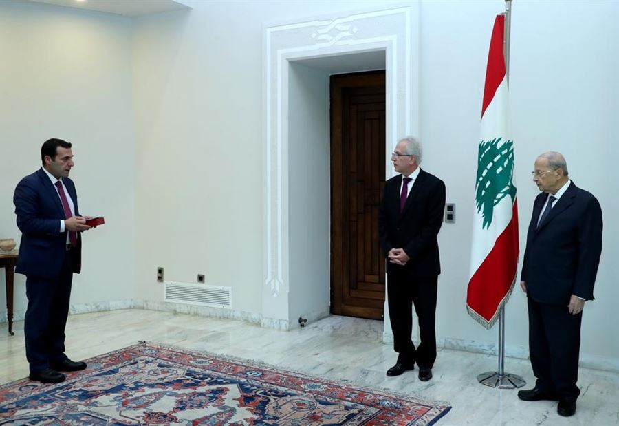 مدير عام الدفاع المدني يُمنح وسام الإستحقاق اللبناني المذهّب
