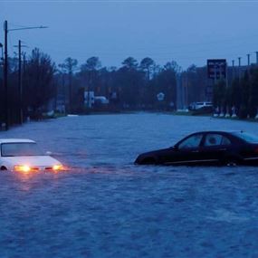 تحذير من إعصار "فلورنس" ... "الأسوأ لم يأت بعد" تحذير من إعصار "فلورنس" ... "الأسوأ لم يأت بعد"