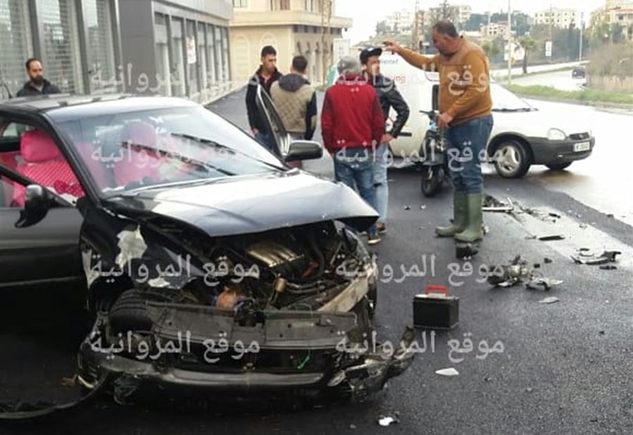 بالصور: العناية الإلهية تنقذ عائلة على اوتوستراد المصيلح 