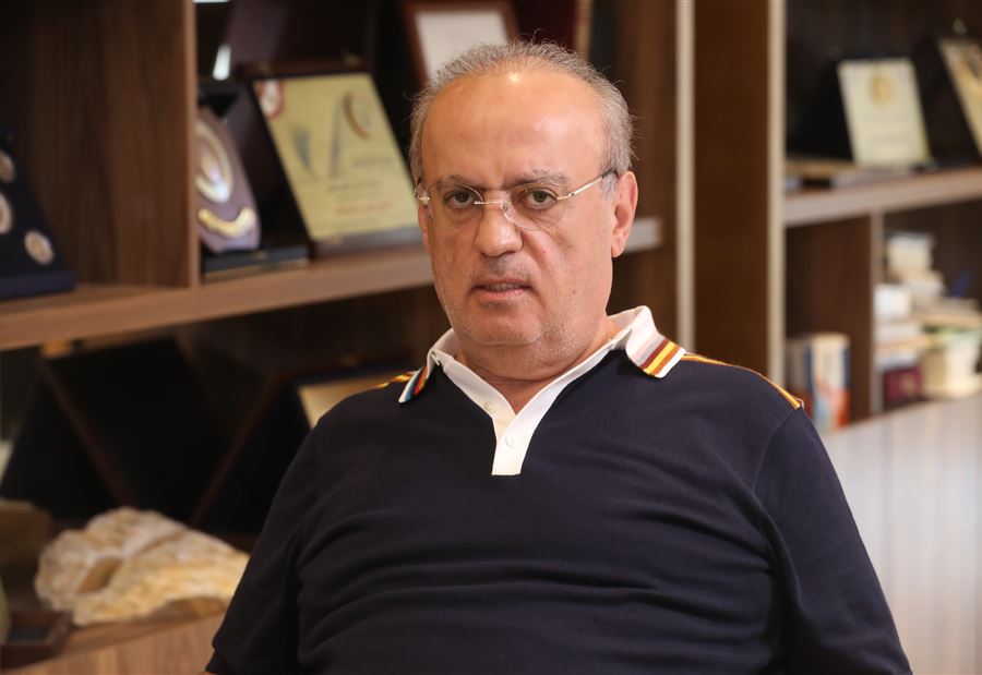 "خراط ليس إلا"... وهّاب: هذا منتحل صفة شيخ!