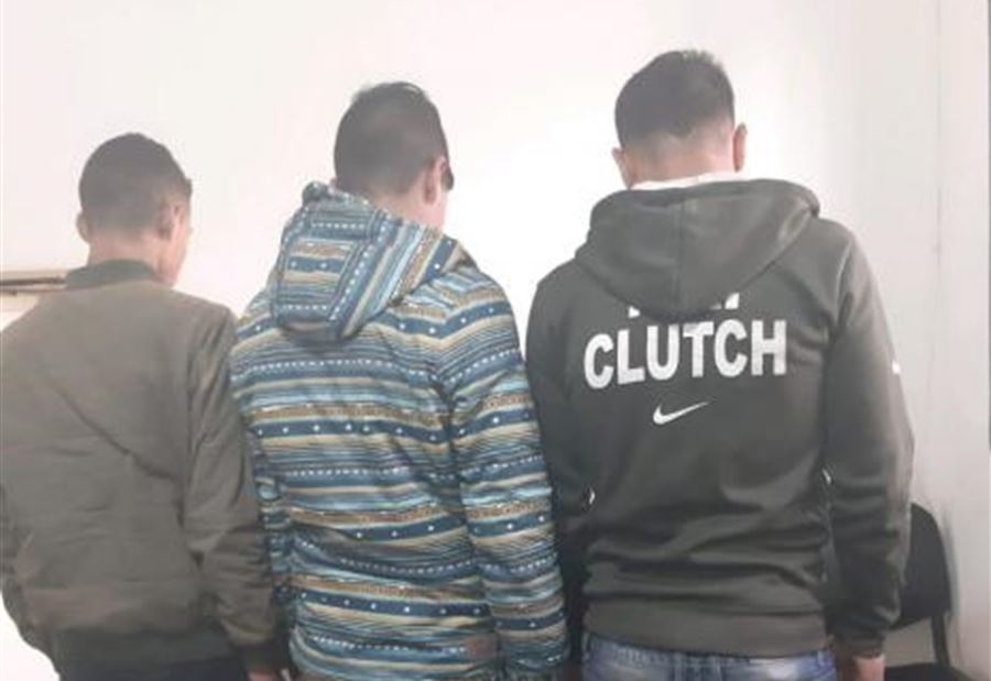 بالصورة: سلبوا منه المال وهاتفه الخليوي بعد تهديده