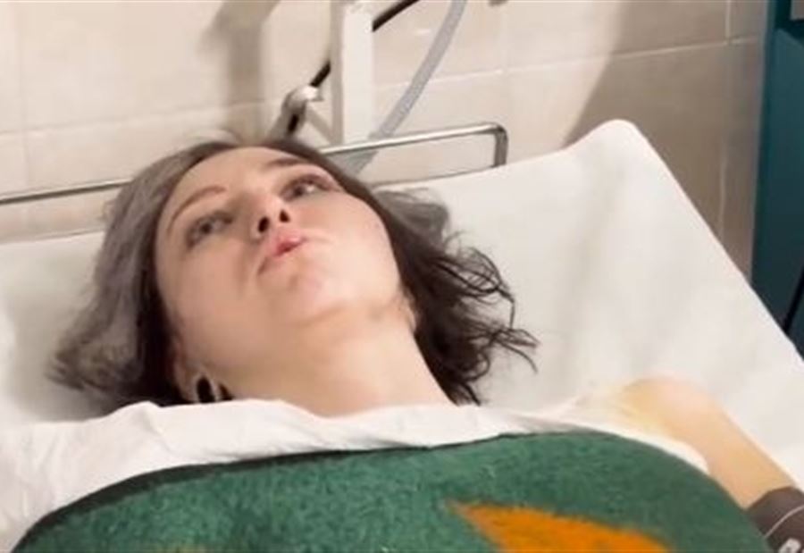 "تظاهرتُ بالموت"... شهادةٌ "مؤثّرةٌ" لناجية من هجوم موسكو (فيديو) "تظاهرتُ بالموت"... شهادةٌ "مؤثّرةٌ" لناجية من هجوم موسكو (فيديو)