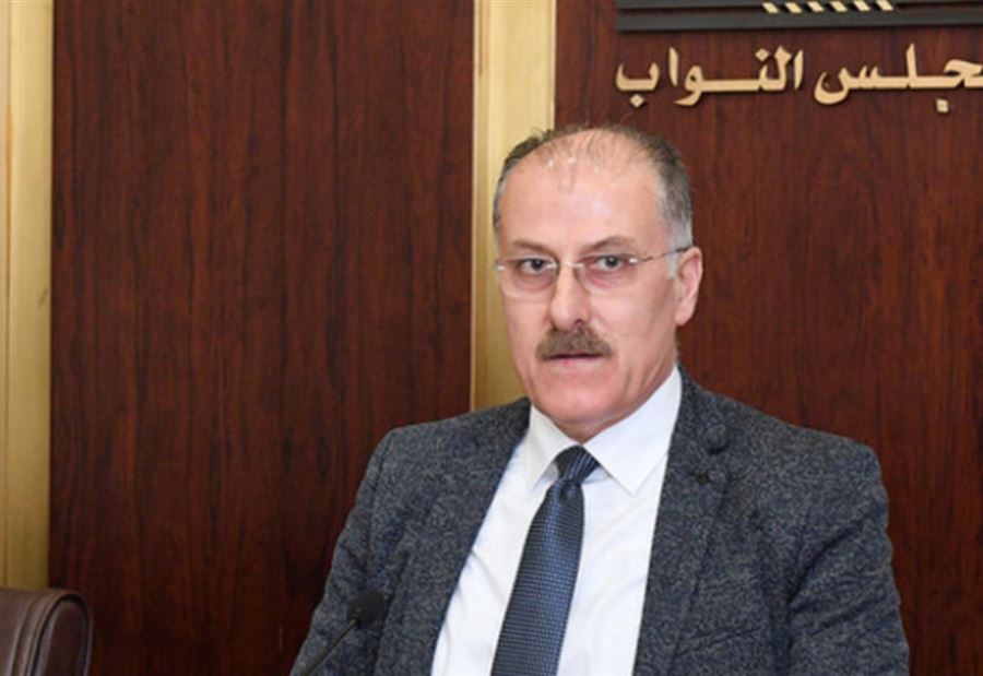 "دون حسيب أو رقيب"... عبداللّه يطالب بإعادة النظر