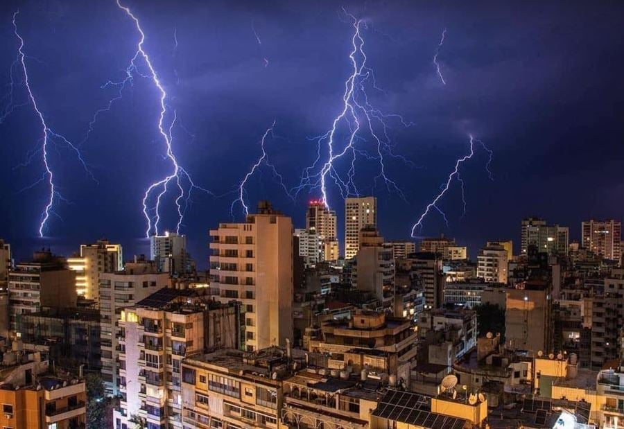 عواصف رعدية ورياح... منحفض جوّي في طريقه إلى لبنان!
