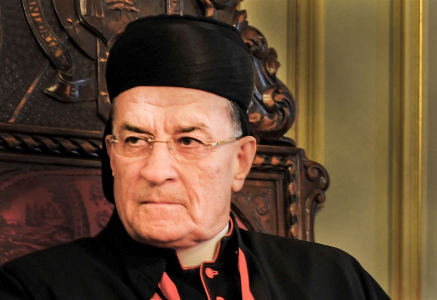 باريس تفتح الحرب على بكركي؟ 
