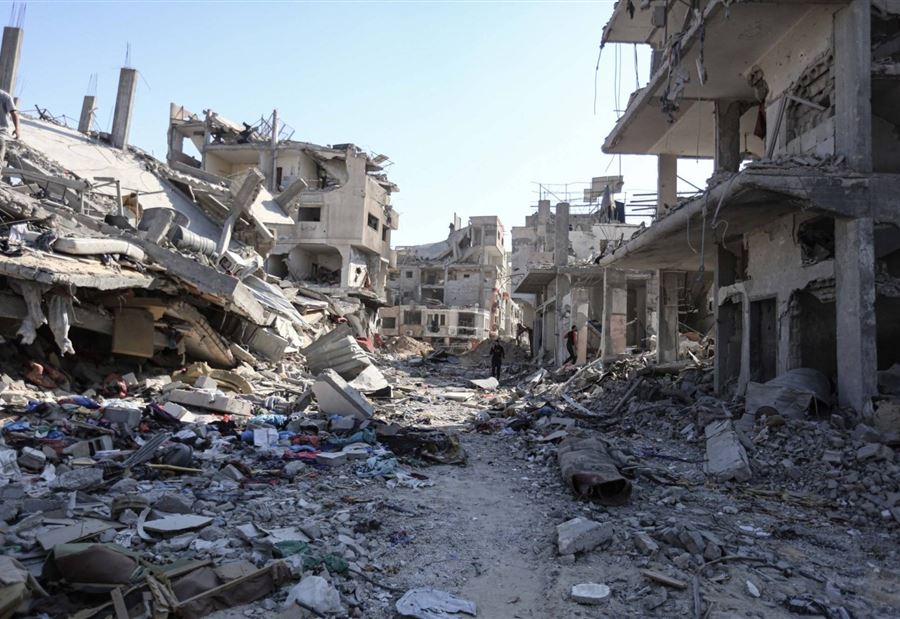 "تزن ألف رطل"... ذخائر غير منفجرة تملئ شوارع خان يونس! "تزن ألف رطل"... ذخائر غير منفجرة تملئ شوارع خان يونس!