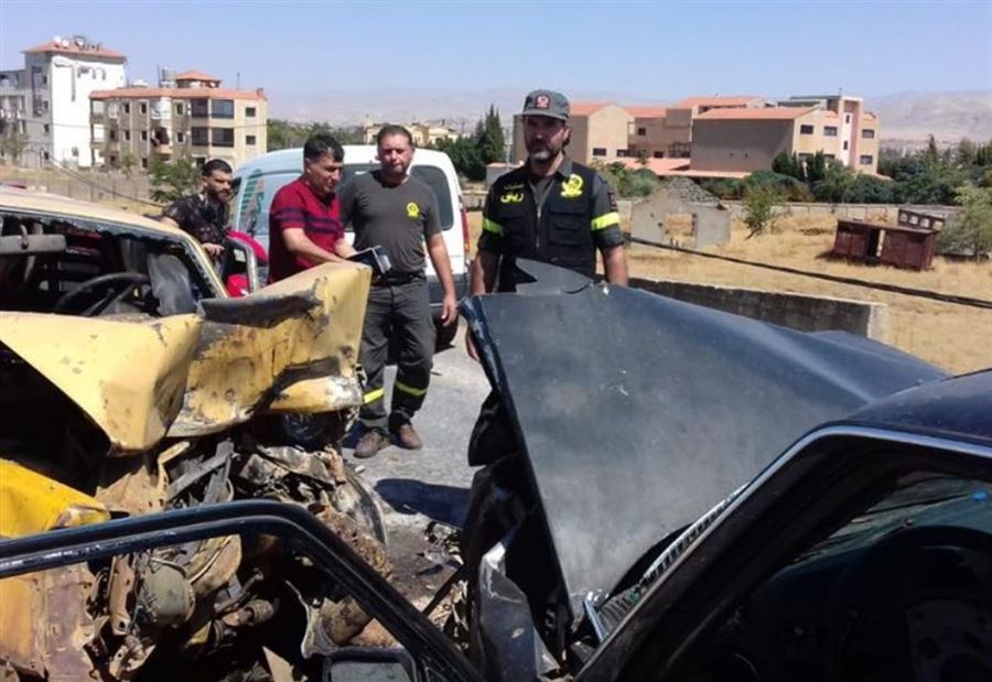 بالصور: 4 جرحى بحادث مروّع في رياق