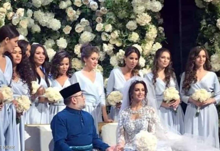 بعد خسارة عرش ماليزيا.. أنباء عن طلاق الملك من زوجته الروسية
