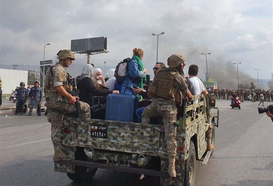 دعوة من الجيش الى المتظاهرين دعوة من الجيش الى المتظاهرين