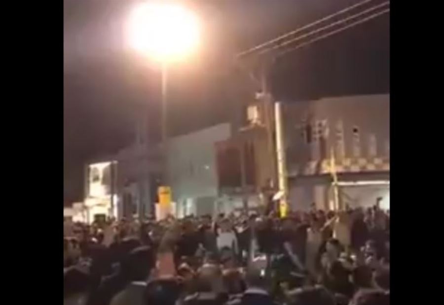 بالفيديو: إيرانيون يهتفون "لا حماس. لا حزب الله"