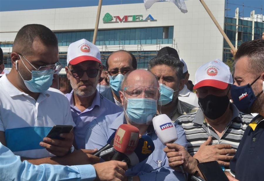 "النقل الجوي" يلتزمُ بقرار الاتحاد العمالي العام