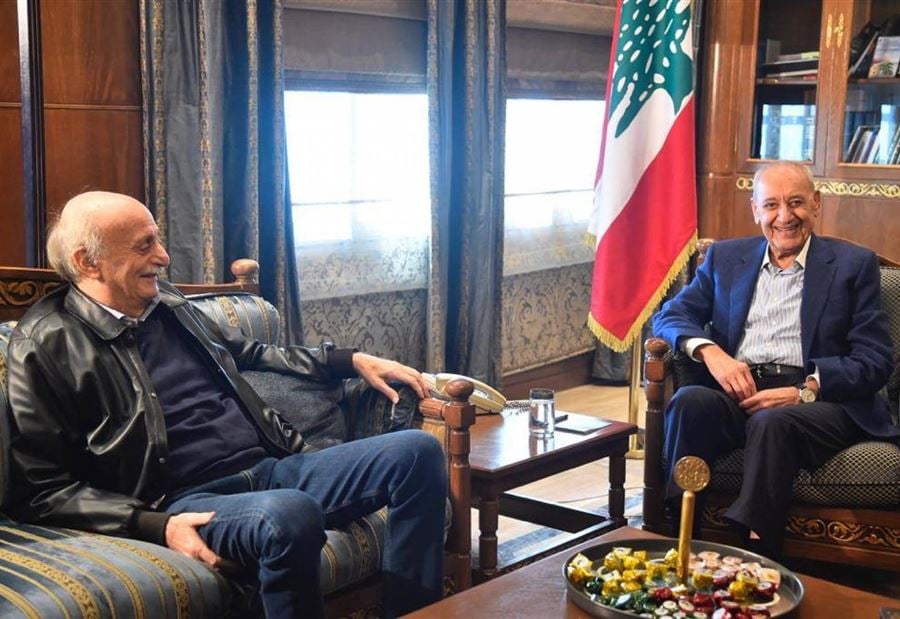 بري يؤيد تولي الحريري رئاسة الحكومة  بري يؤيد تولي الحريري رئاسة الحكومة