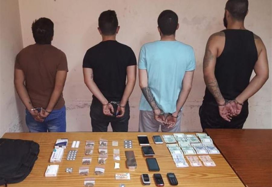 في برج حمود... مروجا مخدرات وزبائنهما بقبضة "المعلومات"