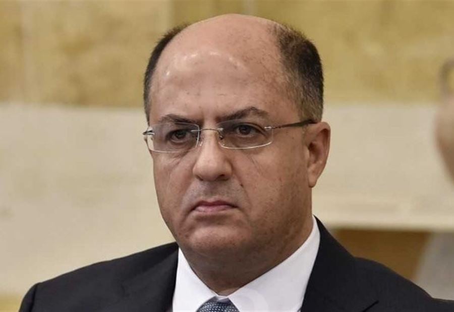 اللقيس يرفع السرية المصرفية عن حساباته