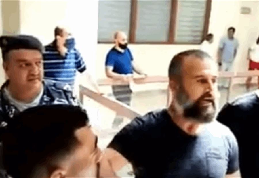 إقتحام مبنى وزارة الطاقة