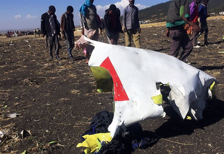 وزير عربي ينجو بأعجوبة من تحطم الطائرة الإثيوبية وزير عربي ينجو بأعجوبة من تحطم الطائرة الإثيوبية