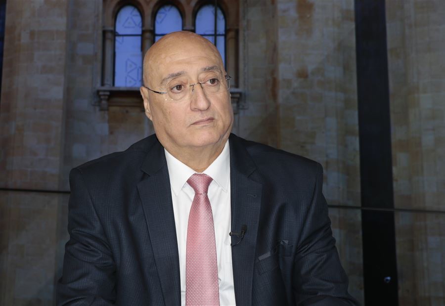 "الشارع يغلي وسينفجر"... جوزيف أبو فاضل: هل بلع عون وباسيل لسانهما؟