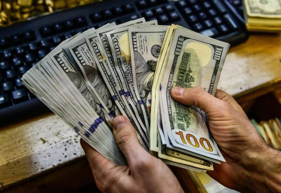 سعر الدولار لدى الصرافين اليوم الإثنين