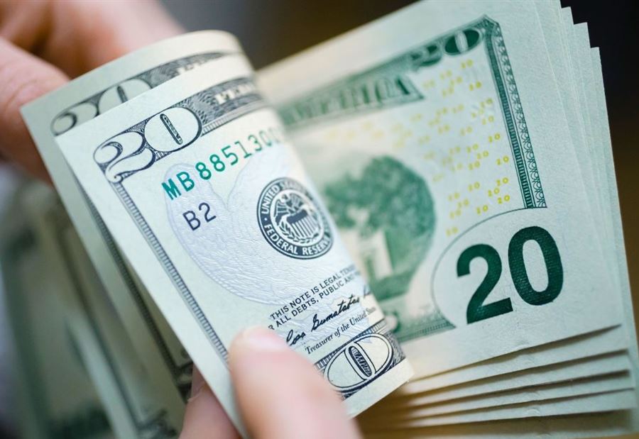 كيف أقفلَ دولارُ السوق السوداء مساء اليوم؟