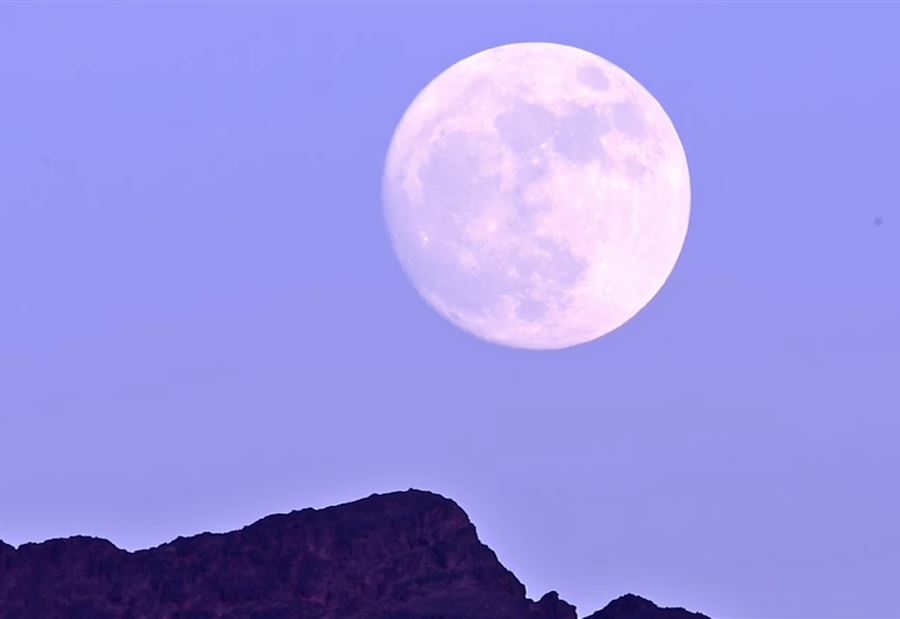 "قمر الثلج" يظهر غدًا