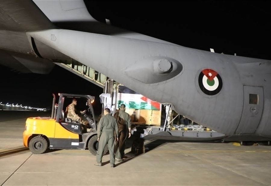 الأردن وبريطانيا ينفذان "إنزالاً جوياً" على غزة... اليكم السبب! الأردن وبريطانيا ينفذان "إنزالاً جوياً" على غزة... اليكم السبب!