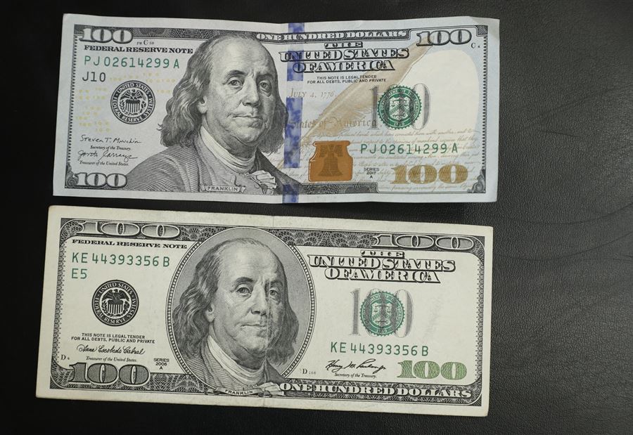 إنخفاضٌ جديد في سعر دولار "صيرفة"