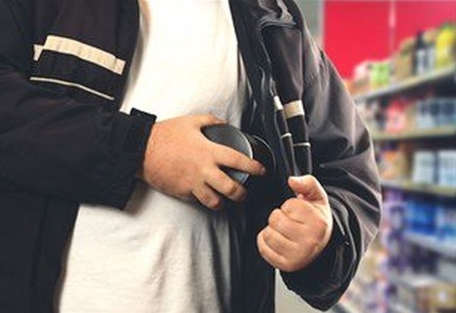 سرقاتٌ "متواضعة"