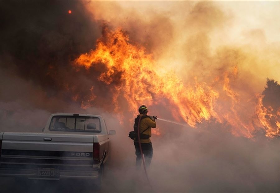 حريقٌ كبيرٌ في لوس أنجلوس... وإجلاءُ آلاف الأشخاص حريقٌ كبيرٌ في لوس أنجلوس... وإجلاءُ آلاف الأشخاص