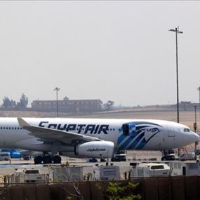 ماذا قال طيار بريطاني مر بمنطقة سقوط الطائرة المصرية؟ 