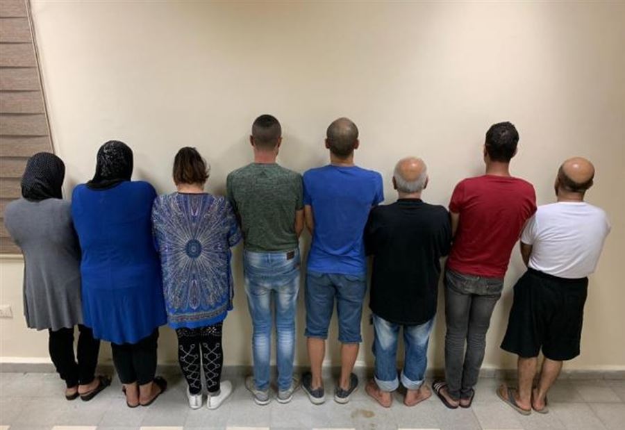بالصور: تفاصيل القبض على ٨ مروجي مخدرات دفعة واحدة 