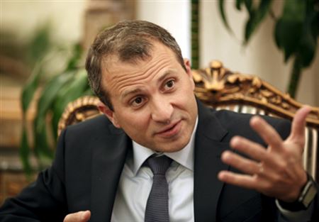 اعتصام "معلّق" امام منزل باسيل في البترون!