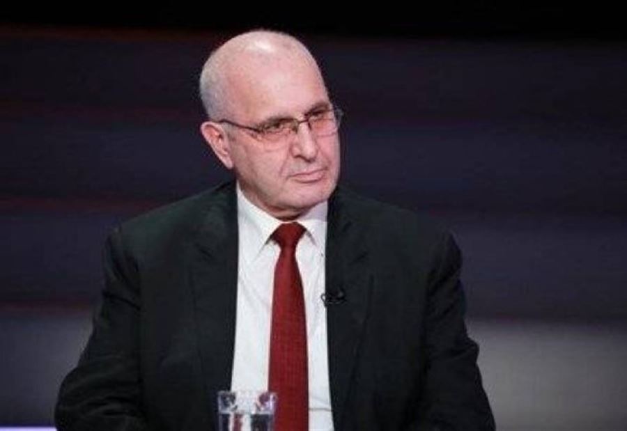 عراجي: الله لا يوفق كل واحد سرق منكم!