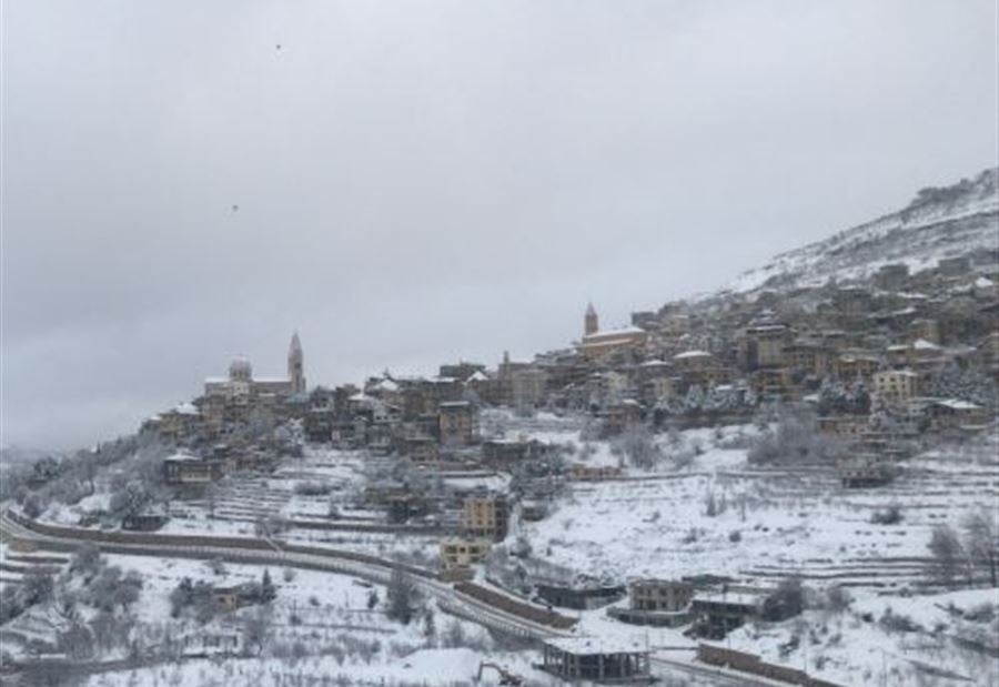 الثلوج غطت بلدات قضاء بشري الثلوج غطت بلدات قضاء بشري